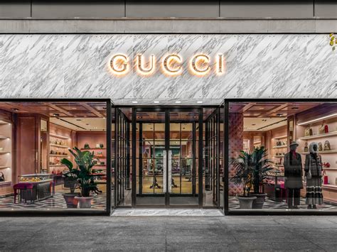 gucci store bloor